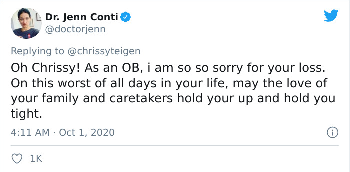 Chrissy Teigen Suffers A Miscarriage, People Support Her And Say She Helped Other Mothers Feel Less Alone Chrissy Teigen Suffers A Miscarriage, People Support Her And Say She Helped Other Mothers Feel Less Alone