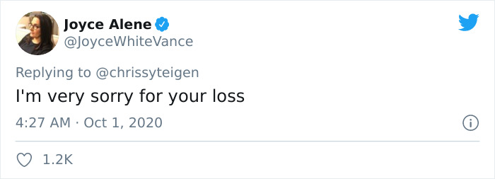 Chrissy Teigen Suffers A Miscarriage, People Support Her And Say She Helped Other Mothers Feel Less Alone