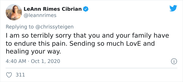 Chrissy Teigen Suffers A Miscarriage, People Support Her And Say She Helped Other Mothers Feel Less Alone