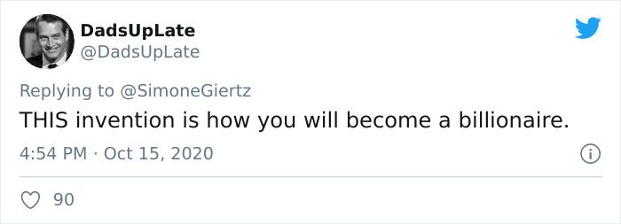 Woman Builds A Photo Booth That Lets Her Dog Take Selfies For Treats, And Over 230K People On Twitter Are Obsessed