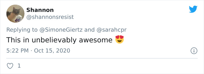 Woman Builds A Photo Booth That Lets Her Dog Take Selfies For Treats, And Over 230K People On Twitter Are Obsessed