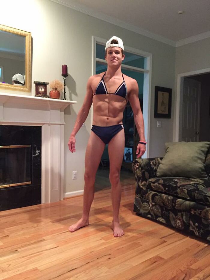 Man Sends Pics Of Himself In A Bathing Suit To A Creep Who Wanted The Exact Same Pictures But With His Sister In Them Man Sends Pics Of Himself In A Bathing Suit To A Creep Who Wanted The Exact Same Pictures But With His Sister In Them