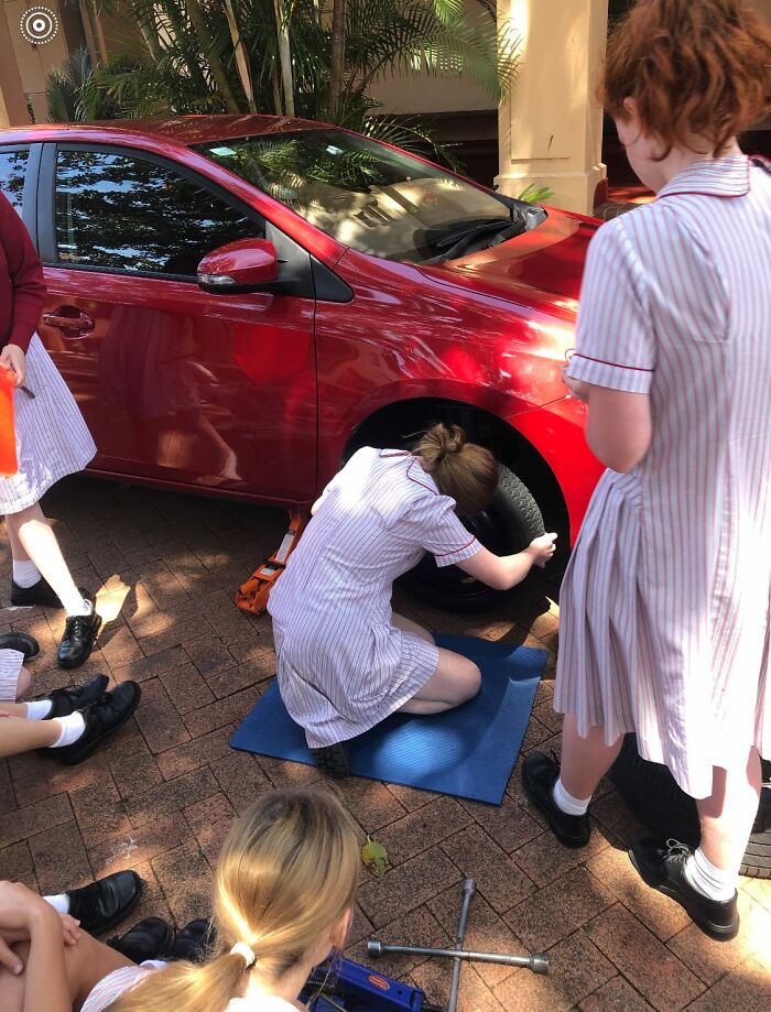People Like This School For Breaking Gender Stereotypes And Teaching Year 11 Girls Car Maintenance And DIY Skills People Like This School For Breaking Gender Stereotypes And Teaching Year 11 Girls Car Maintenance And DIY Skills