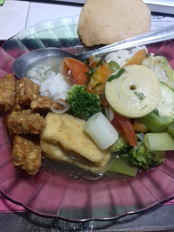 Home Cooking Vegetable Soup | Luffa, Carrots, Broccoli, Cauliflower, Cabbage, Tomatoes, Green Onions, Celery, Sauteed Onions And Shallots, Nutmeg, Pepper, Salt And Sugar