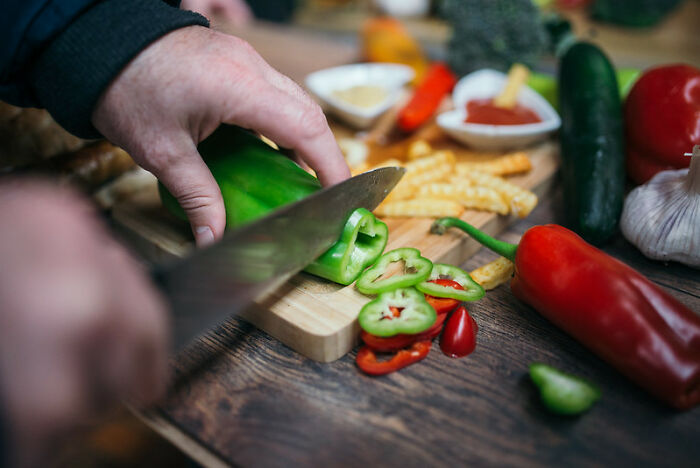 Culinary Grads Share Tips They Didn't Learn In School But Find Very Useful (30 Tips)