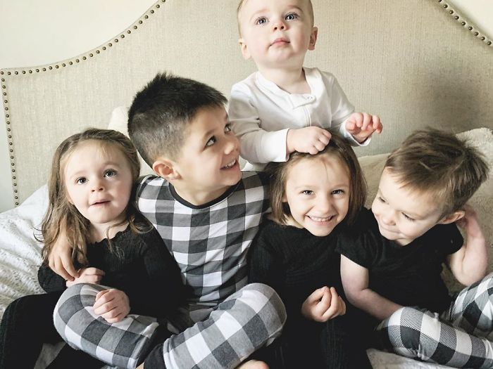 &ldquo;It's Definitely Chaotic And It&rsquo;s Definitely Beautiful": Couple Finds Out They're Expecting Quadruplets Soon After Adopting 4 Siblings