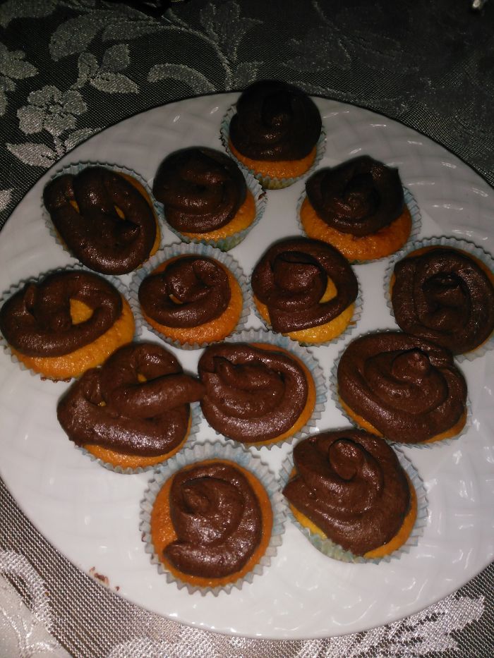 I Tried To Make Cupcakes... And They Look Like Poop. Literally