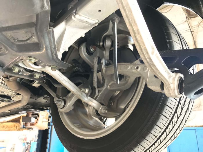 I Used To Complain About German Over Engineering.. I Present The 2018 Honda Clarity Rear Suspension