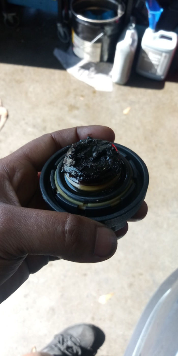 Lied To Wife About Getting Oil Changes. 25k Without An Oil Change. They Had A Prepaid Plan...all He Had To Do Was Just Bring It In