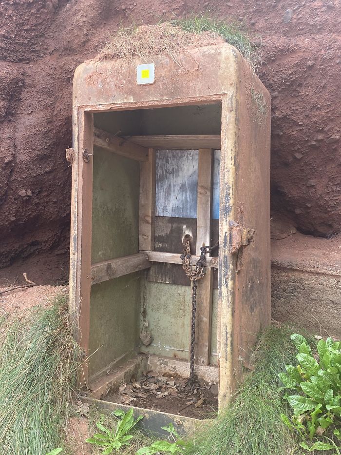 Found Next To A Cliff In The UK, Has Chains In It. Any Ideas What This Thing Is?