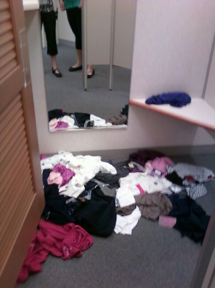 "Why I Hate Working In Retail."