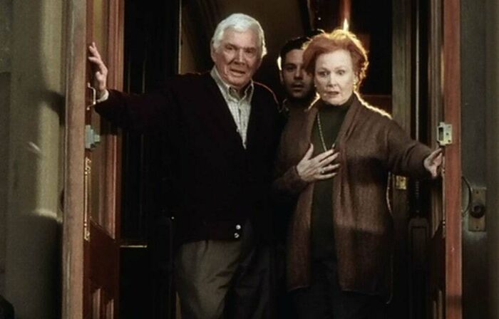 In The War Of The Worlds Remake (2005), The Grandparents Are Played By Gene Barry And Ann Robsinon. They Played Leading Roles In The Original Movie (1953)