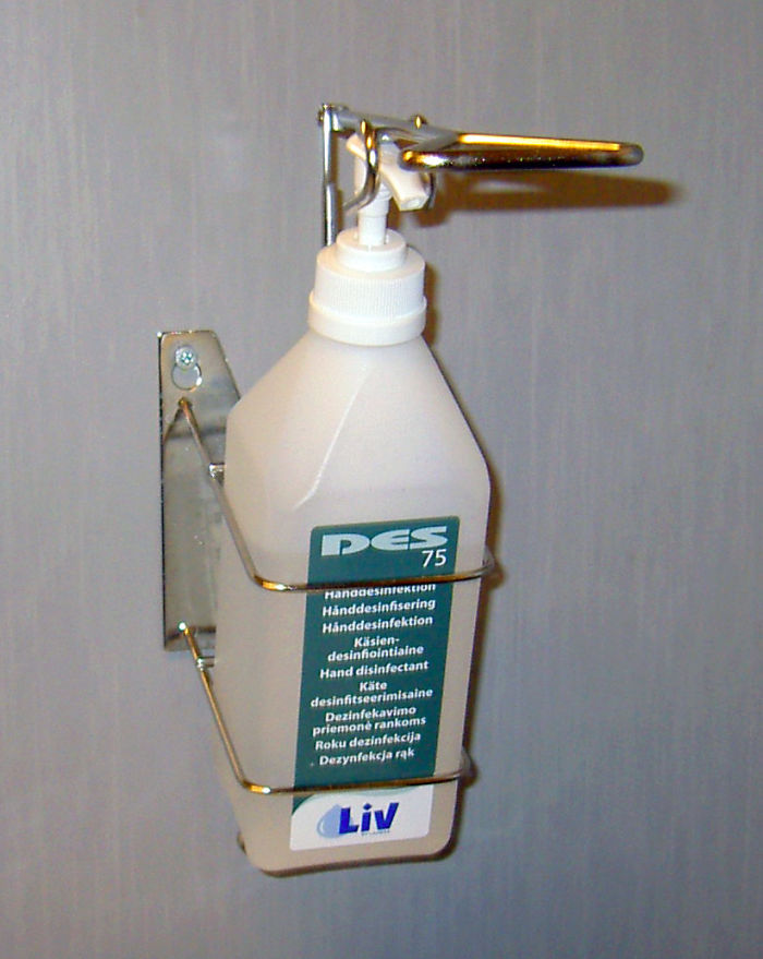 Redditor Asks People To Imagine They Have 5 Minutes To Hide A Paperclip In Their Home From A Detective Who Has 24 Hours To Find It, And The Answers Are Brilliant (30 Replies)