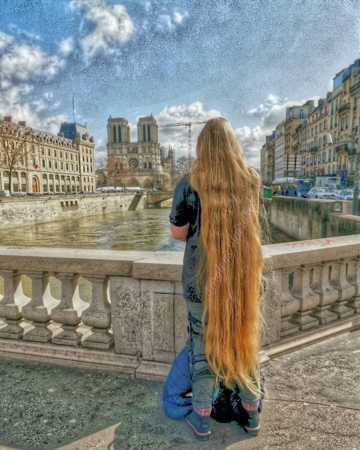 German Real-Life Rapunzel Hasn’t Cut Her Hair In 15 Years And It’s Now 3 Inches Longer Than She Is