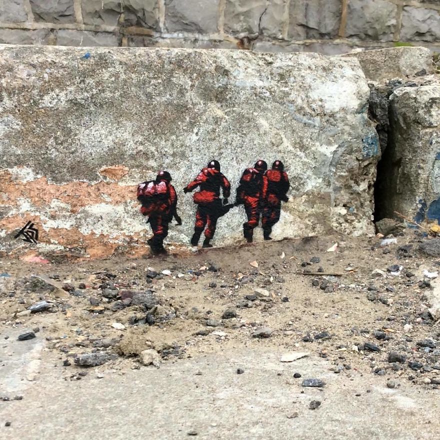 Street-Art-Graffiti-Interacts-With-Surroundings-Jps-Jamie-Paul-Scanlon