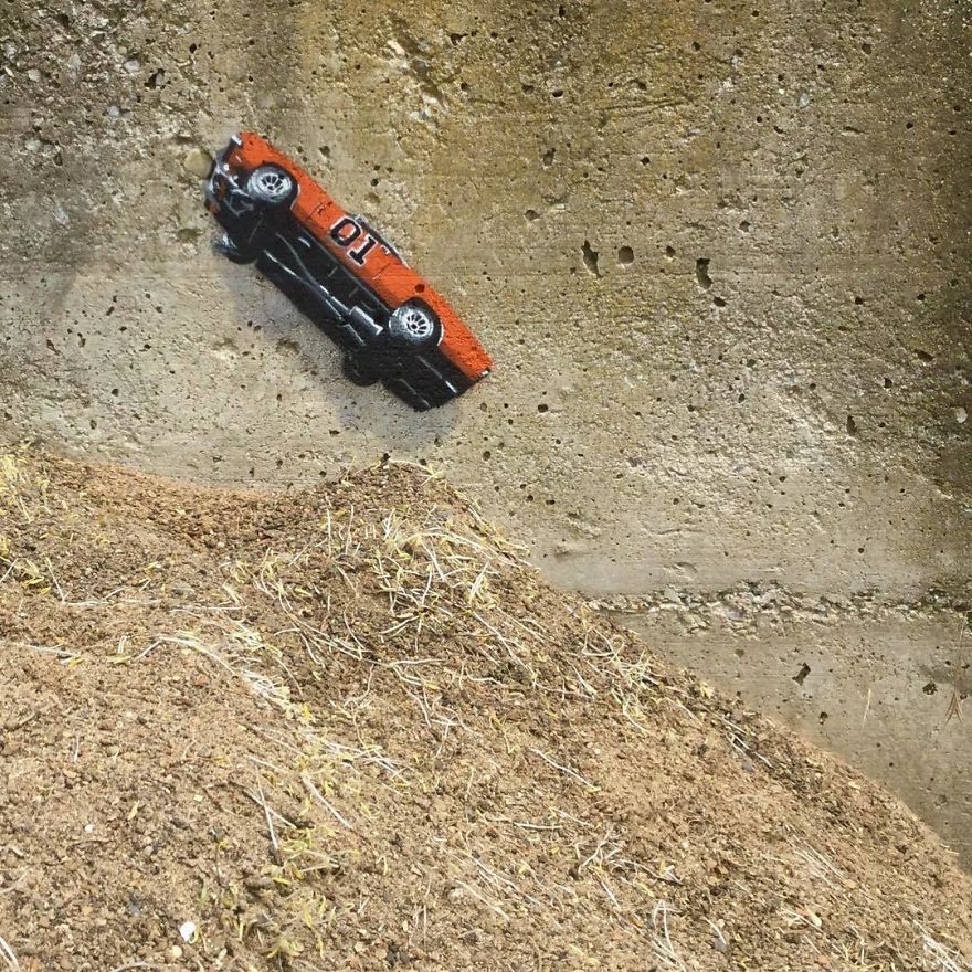 Street-Art-Graffiti-Interacts-With-Surroundings-Jps-Jamie-Paul-Scanlon