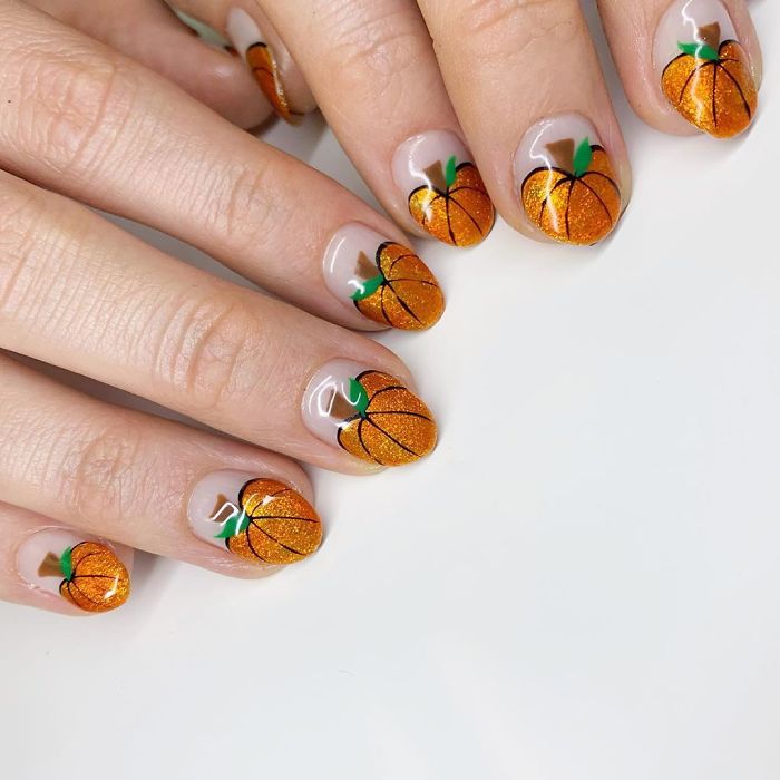 Creative-Halloween-Nail-Ideas