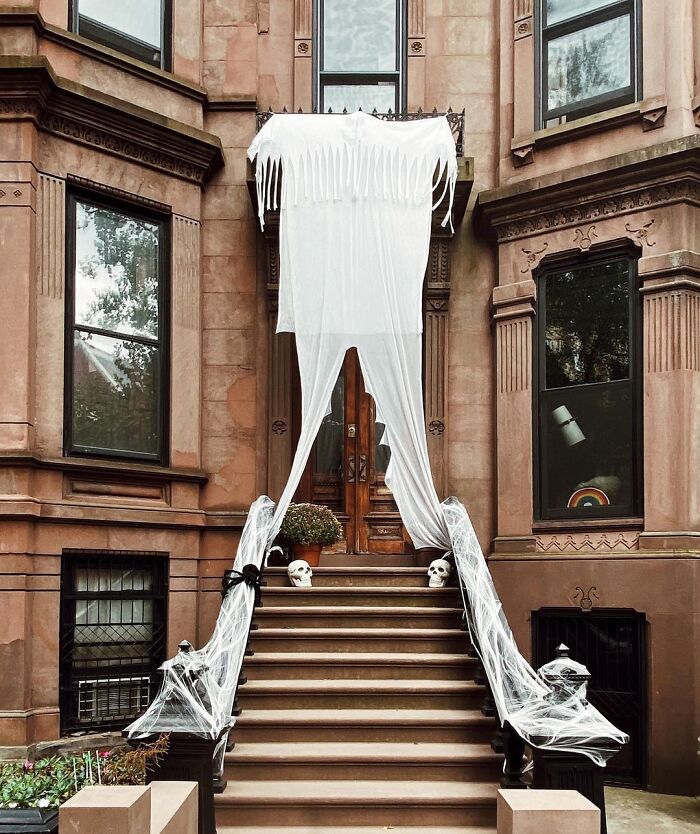 The Spookiest Stoop In Brooklyn