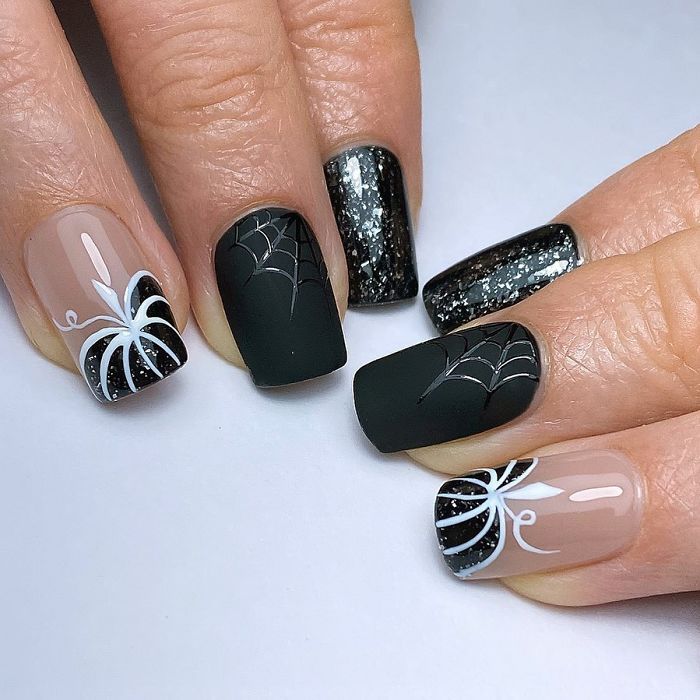 Creative-Halloween-Nail-Ideas