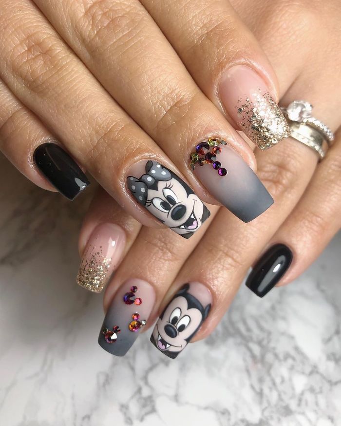 Creative-Halloween-Nail-Ideas