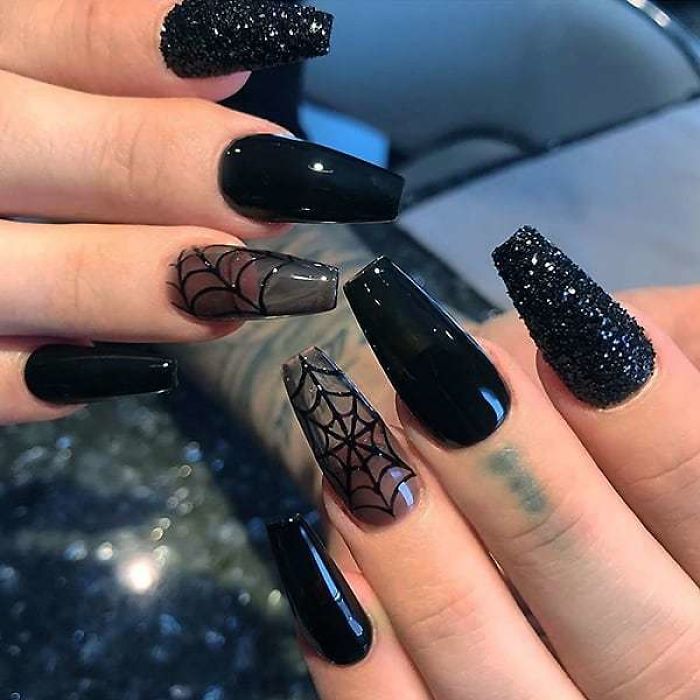 Creative-Halloween-Nail-Ideas