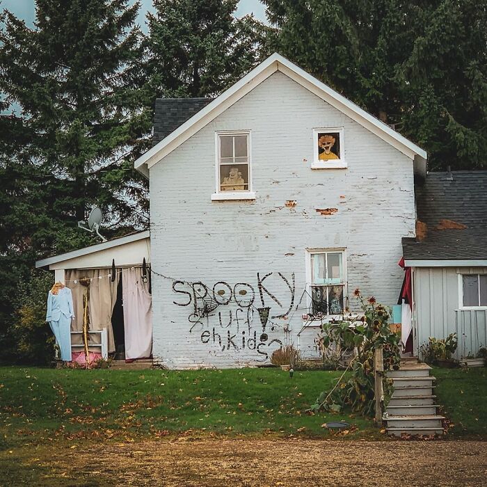 We Did Spot This Creatively Decorated House While Driving Through The Country The Other Day, And Had To Stop To Get A Photo