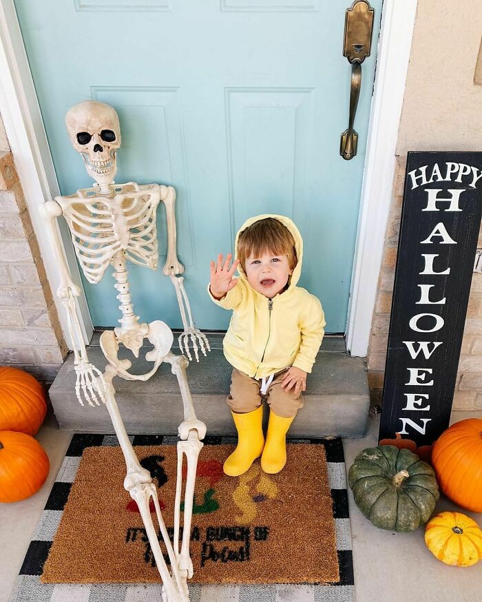 Toddler Befriends A Creepy Skeleton His Parents Got As A Halloween Decoration, Even Has It Watch Over Him As He Sleeps Toddler Befriends A Creepy Skeleton His Parents Got As A Halloween Decoration, Even Has It Watch Over Him As He Sleeps