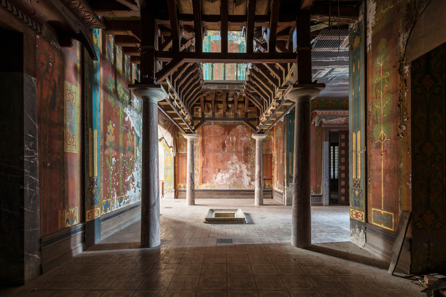 I Photographed An Abandoned Luxurious Castle That Was Built In 1901