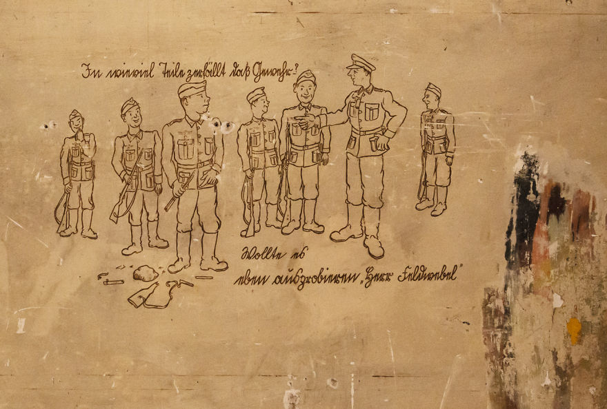 I Photographed An Abandoned Luxurious Castle That Was Built In 1901