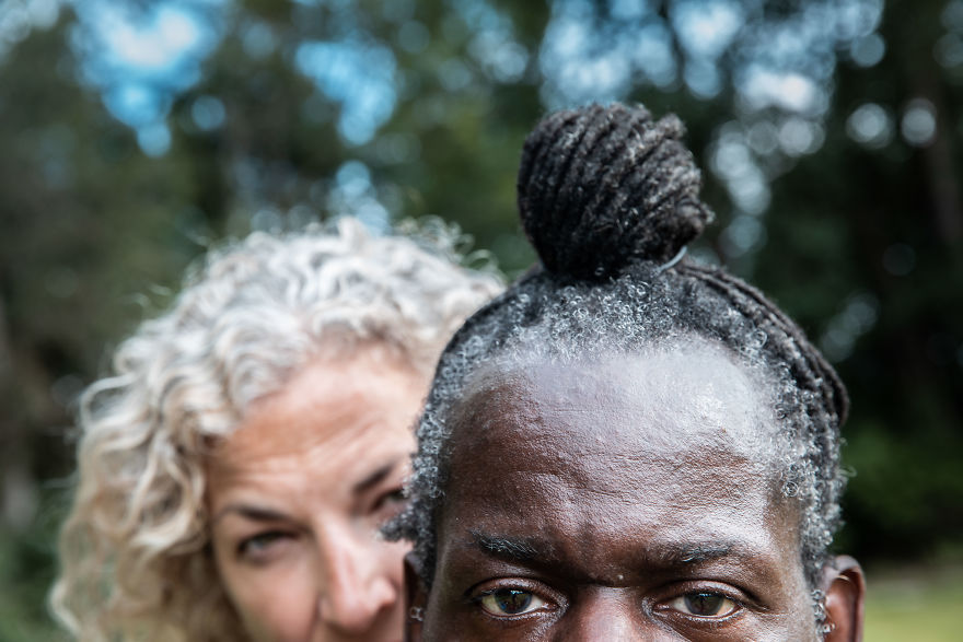 I've Photographed An Illegal Love Story At The Border Of Canada And USA