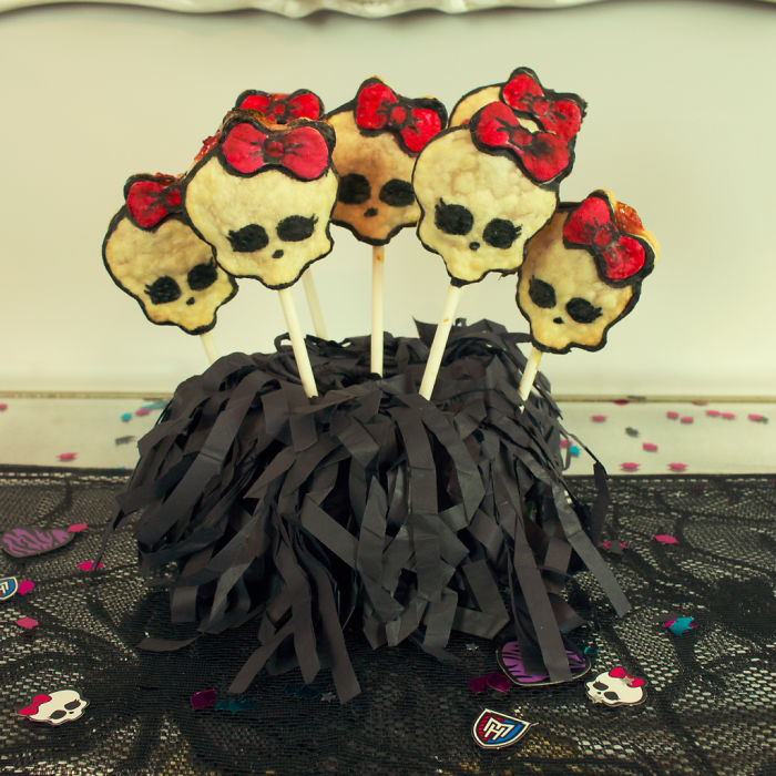 Halloween-Pies-Jassica-Clark-The-Pieous