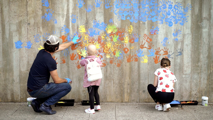 I Painted Three Murals On A Local Hospital's Wall To Honor Health Workers During The Global Pandemic