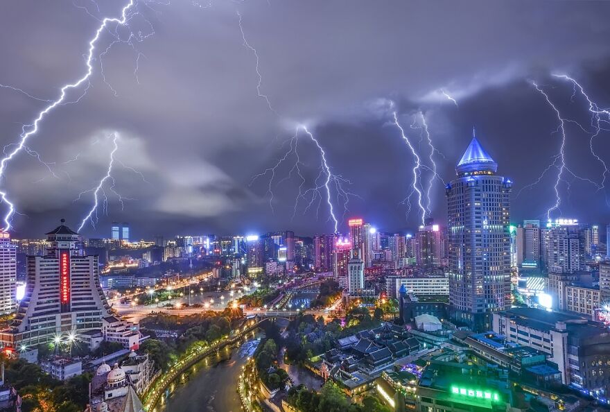 City Light (Remarkable Artwork In Architecture & Urban Spaces Category)