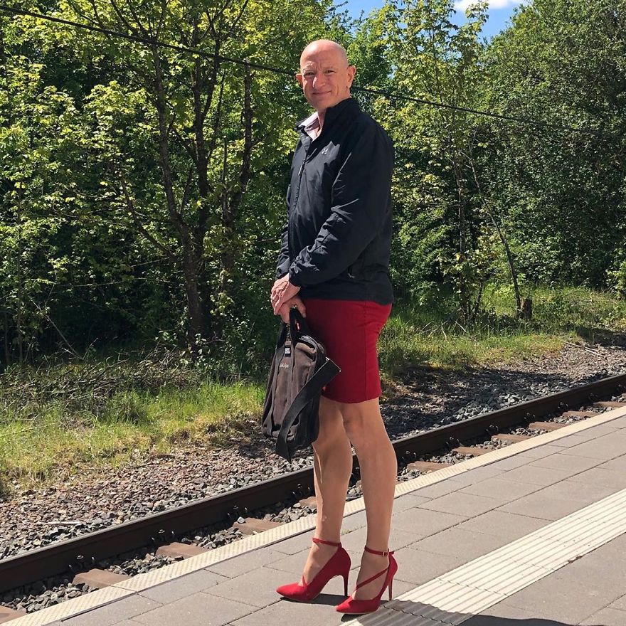 This Man In A Skirt And Heels Is Breaking Taboos, Questioning Standards, And Reinforcing That Clothes Have No Gender
