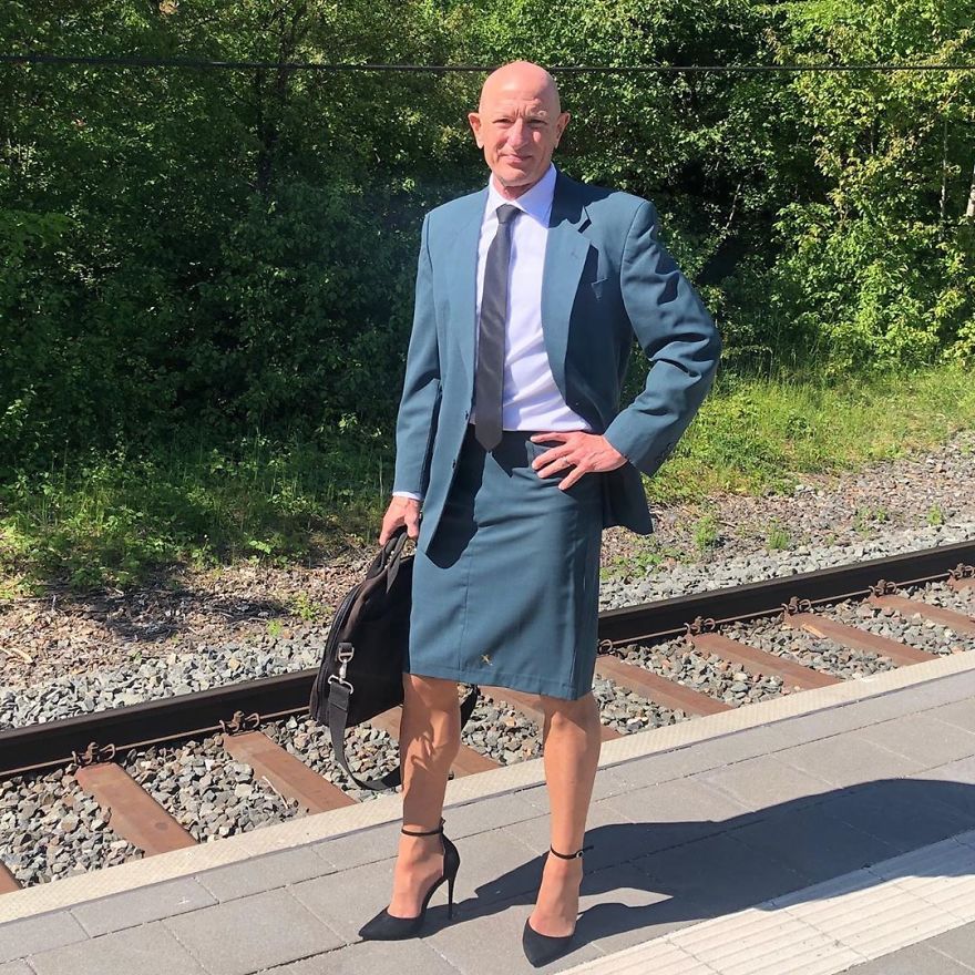 This-man-in-a-skirt-and-heels-is-breaking-taboos-questioning-standards-and-reinforcing-that-clothes-have-no-gender-5f87ee70aa9b6__880.jpg