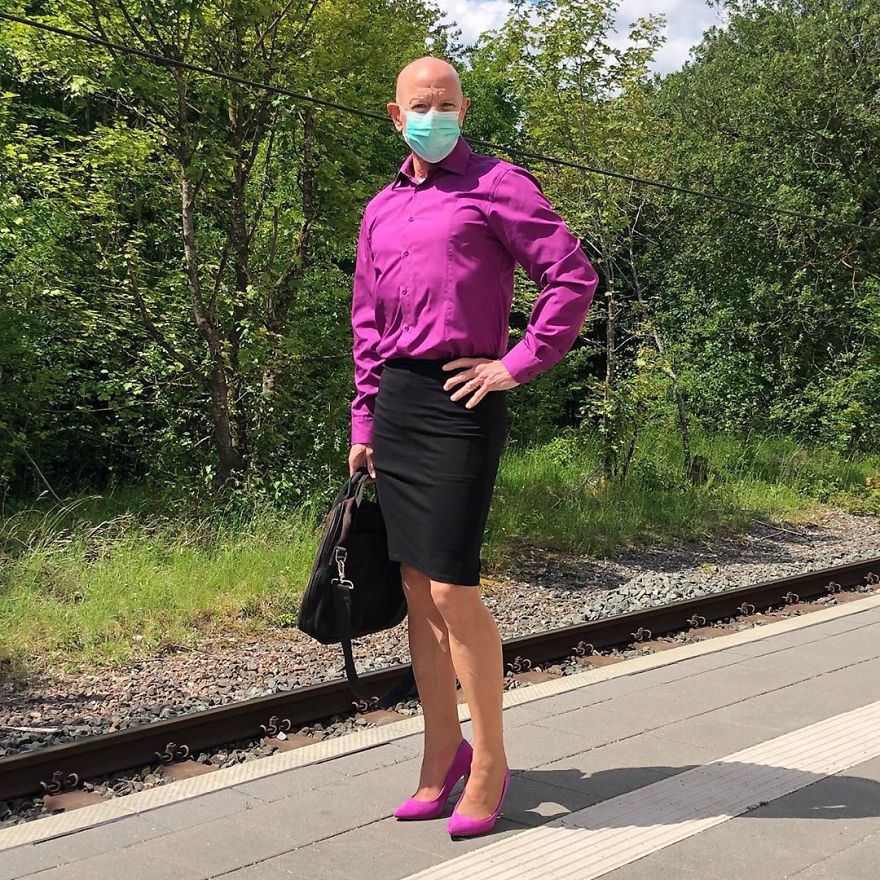 This Man In A Skirt And Heels Is Breaking Taboos, Questioning Standards, And Reinforcing That Clothes Have No Gender