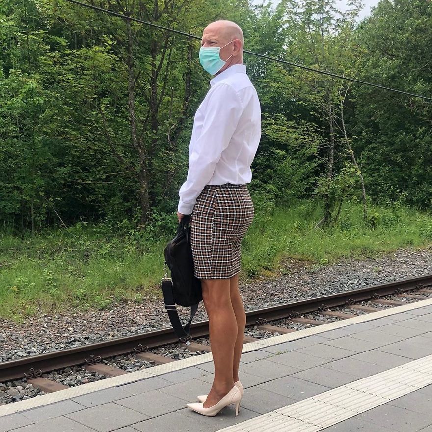 This Man In A Skirt And Heels Is Breaking Taboos, Questioning Standards, And Reinforcing That Clothes Have No Gender