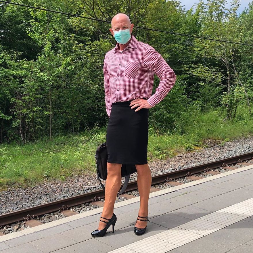 This Man In A Skirt And Heels Is Breaking Taboos, Questioning Standards, And Reinforcing That Clothes Have No Gender