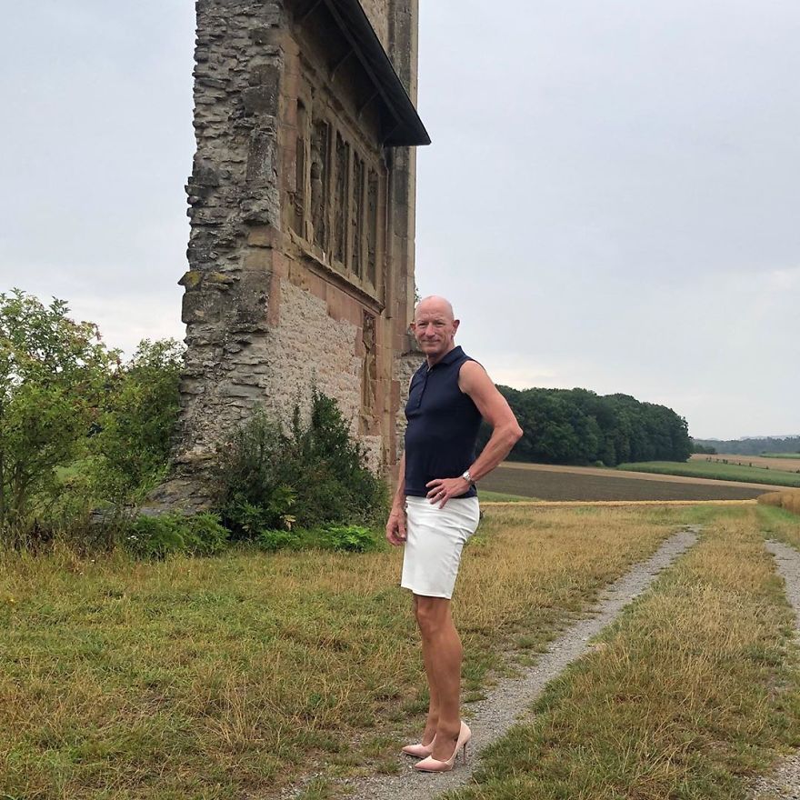 This Man In A Skirt And Heels Is Breaking Taboos, Questioning Standards, And Reinforcing That Clothes Have No Gender