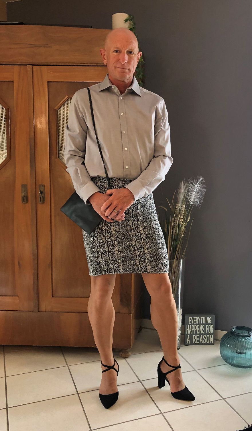 This Man In A Skirt And Heels Is Breaking Taboos, Questioning Standards, And Reinforcing That Clothes Have No Gender