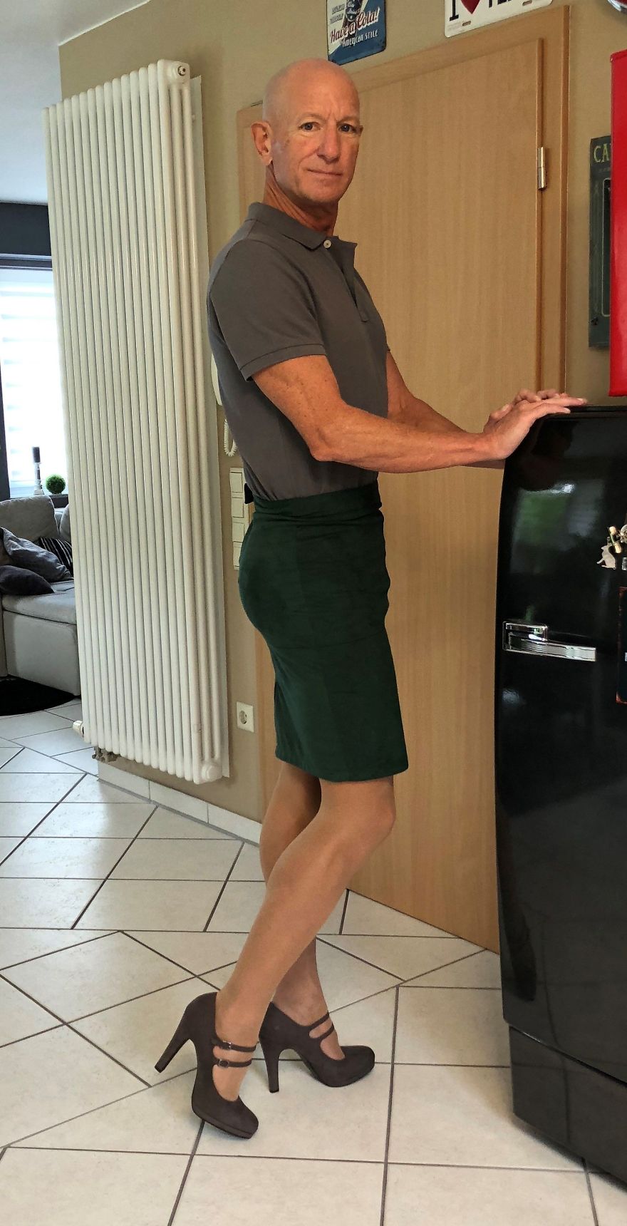 This Man In A Skirt And Heels Is Breaking Taboos, Questioning Standards, And Reinforcing That Clothes Have No Gender