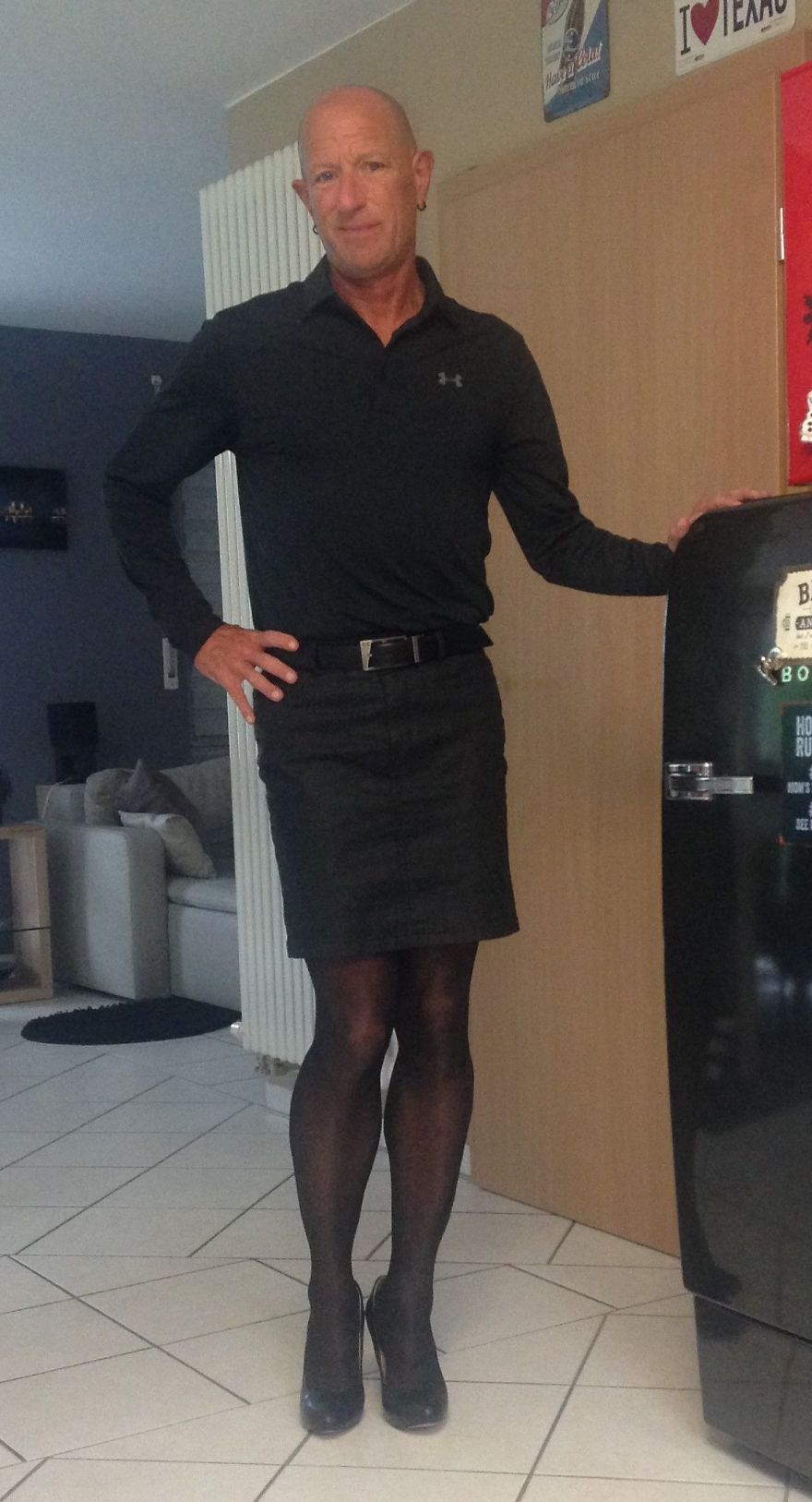 This Man In A Skirt And Heels Is Breaking Taboos, Questioning Standards, And Reinforcing That Clothes Have No Gender