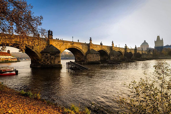 Someone Creates A Short Animation Showing How Bridges Were Built Back In The 14th Century