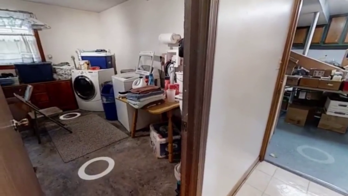 House For Sale Goes Viral Because The More You Look, The Crazier It Gets (28 Pics)