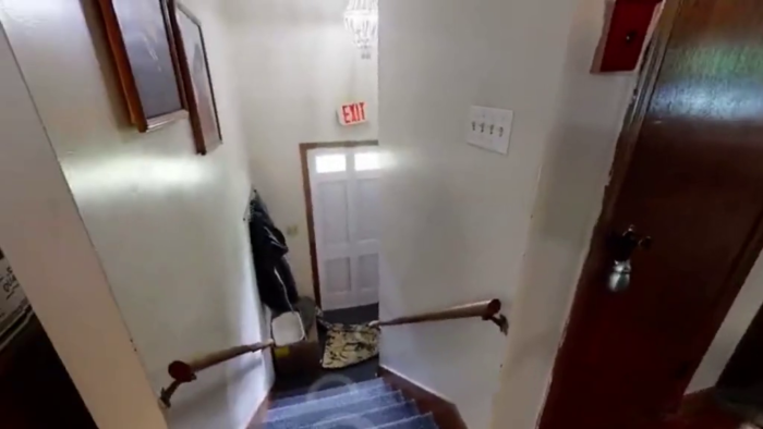 House For Sale Goes Viral Because The More You Look, The Crazier It Gets (28 Pics) House For Sale Goes Viral Because The More You Look, The Crazier It Gets (28 Pics)