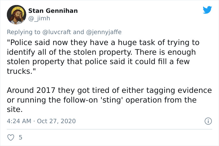 House For Sale Goes Viral Because The More You Look, The Crazier It Gets (28 Pics) House For Sale Goes Viral Because The More You Look, The Crazier It Gets (28 Pics)