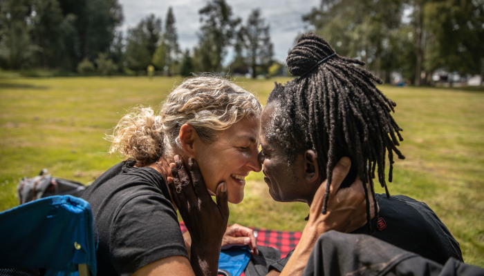 I’ve Photographed An Illegal Love Story At The Border Of Canada And USA