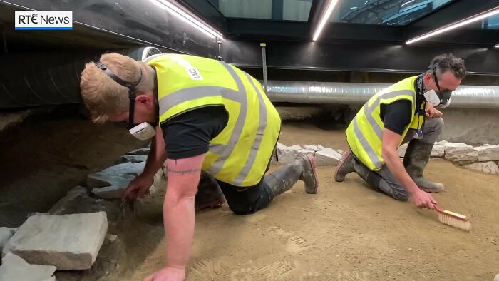 Dublin Grocery Store Installs Glass Floor So People Can See The 11th Century House Below Dublin Grocery Store Installs Glass Floor So People Can See The 11th Century House Below