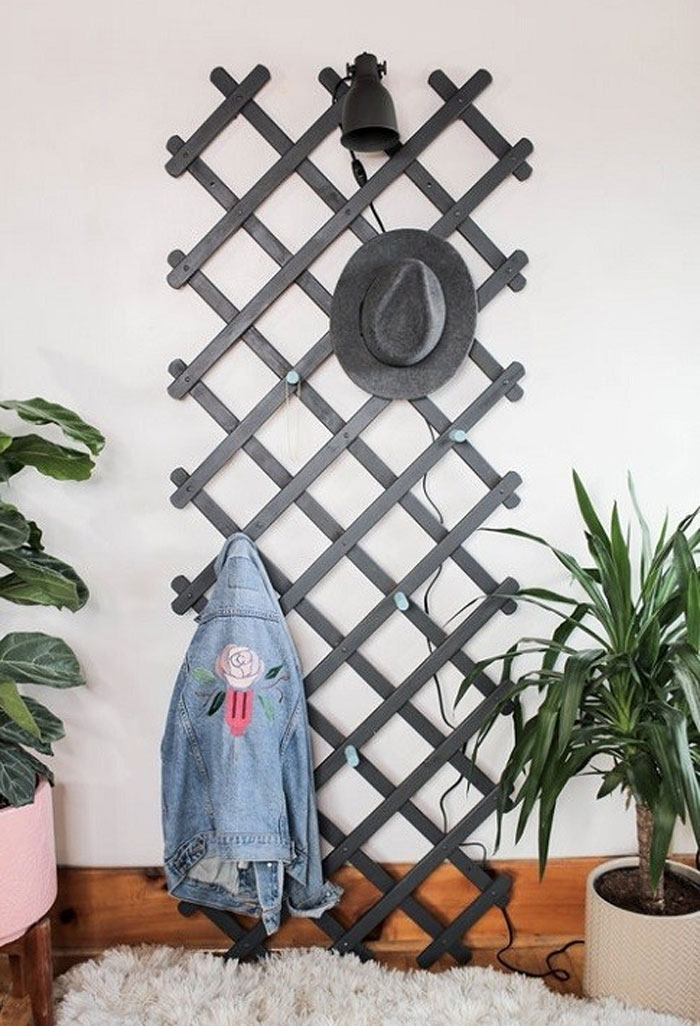 Coat Storage Trellis