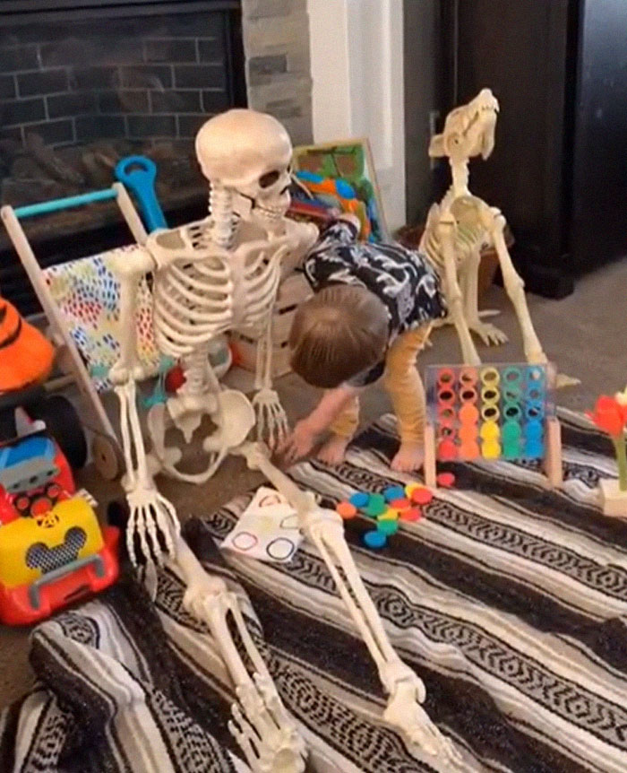 Toddler Befriends A Creepy Skeleton His Parents Got As A Halloween Decoration, Even Has It Watch Over Him As He Sleeps Toddler Befriends A Creepy Skeleton His Parents Got As A Halloween Decoration, Even Has It Watch Over Him As He Sleeps